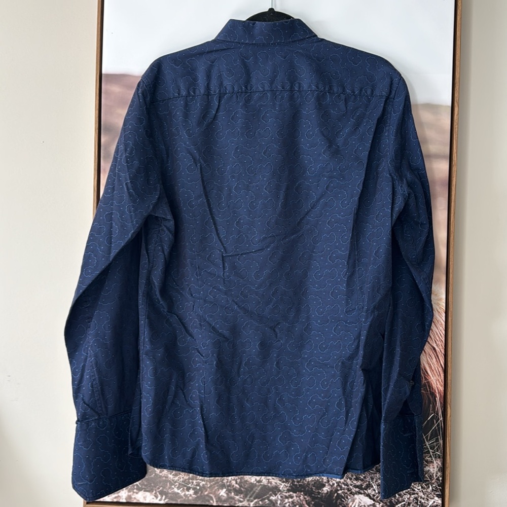 Button up - Picture 4 of 4
